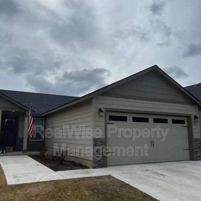 Building Photo - 2534 NW Hemlock Wy