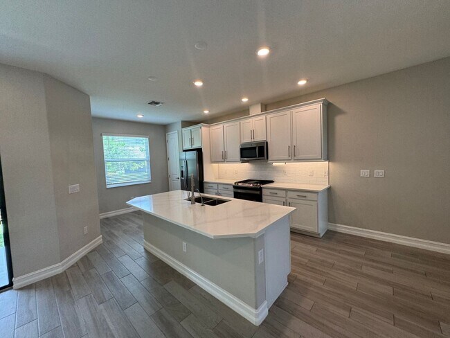 Foto del edificio - Beautiful 3/2.5 Home Located in Wesley Cha...