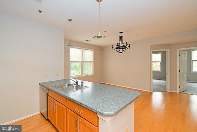 Building Photo - 154 Bridge St