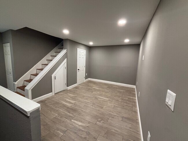 Foto del edificio - 4516 Ritchie St