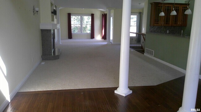 Foto del edificio - 3011 Belmont Pl