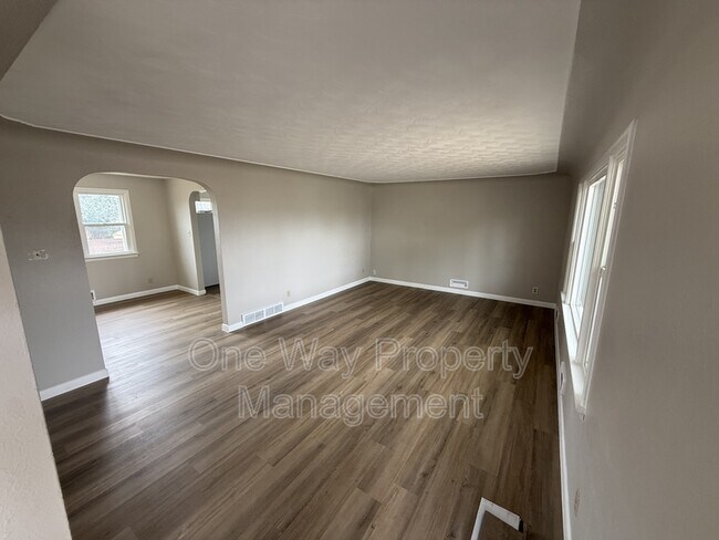 Building Photo - 820 35th Ave Ct