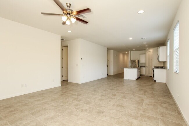 Building Photo - 17342 W Running Deer Trl