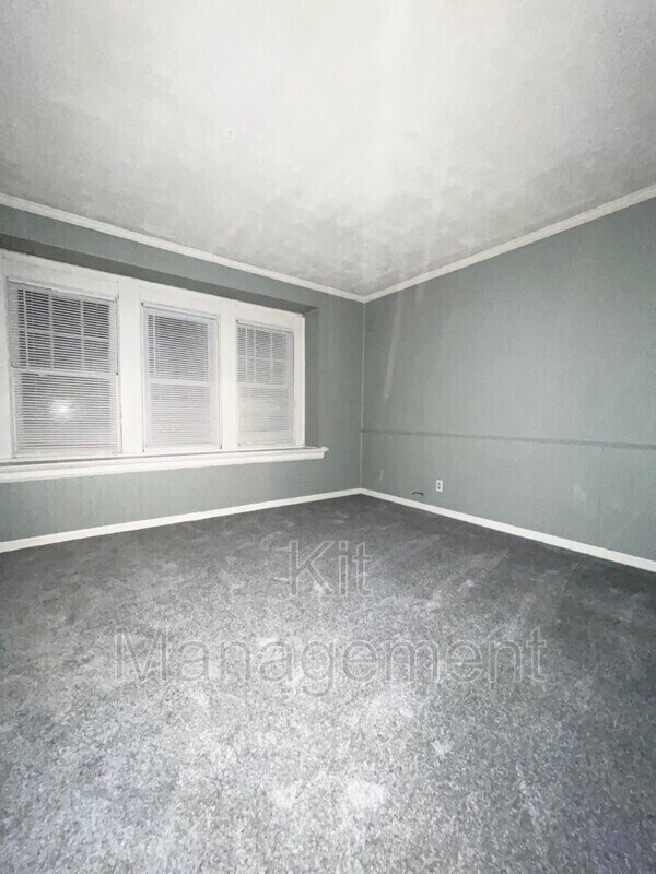 Foto del edificio - 4211 Burnham Ave