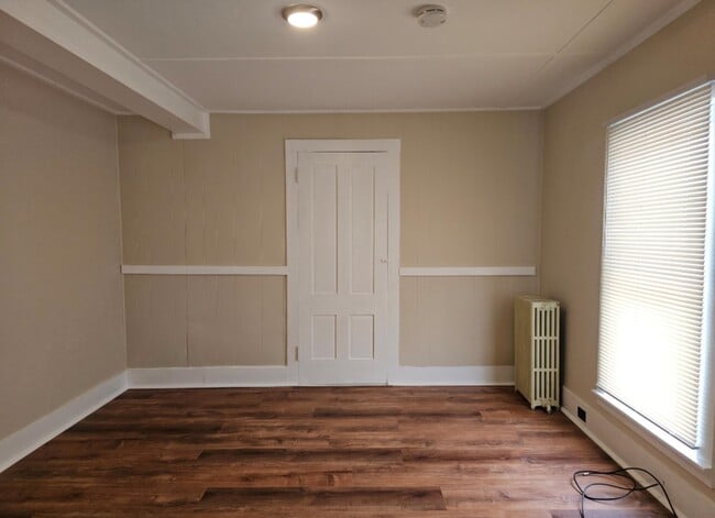 Building Photo - 24 Pearl St