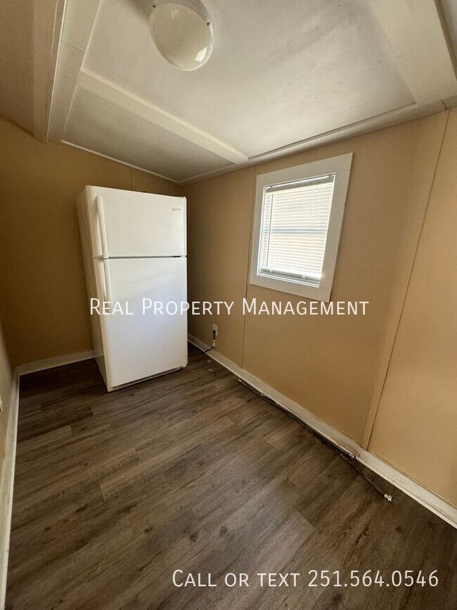 Foto del edificio - 2064 Andrews St