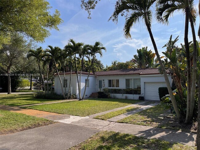 Foto del edificio - 9302 NW 2nd Ct