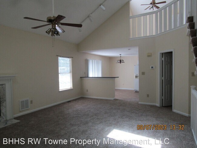 Building Photo - 3 br, 2.5 bath House - 579 Seahorse Run