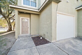 Building Photo - 6410 Summit Oak