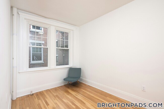 Foto del edificio - 288 Chestnut Hill Ave