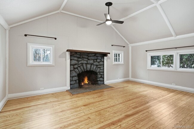 Foto del edificio - 744 Milltown Rd