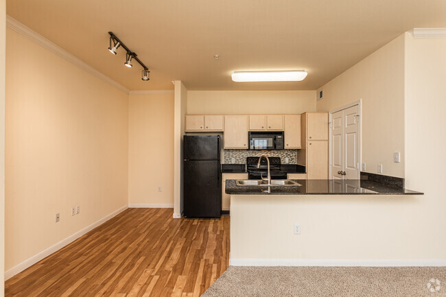 1BR, 1BA - 695SF Dining Room & Kitchen - The Reserve at Cimarron