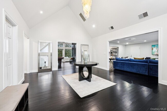 Building Photo - 6 Carol Ln