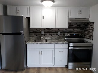 Building Photo - 3601 Kenbrooke Ct
