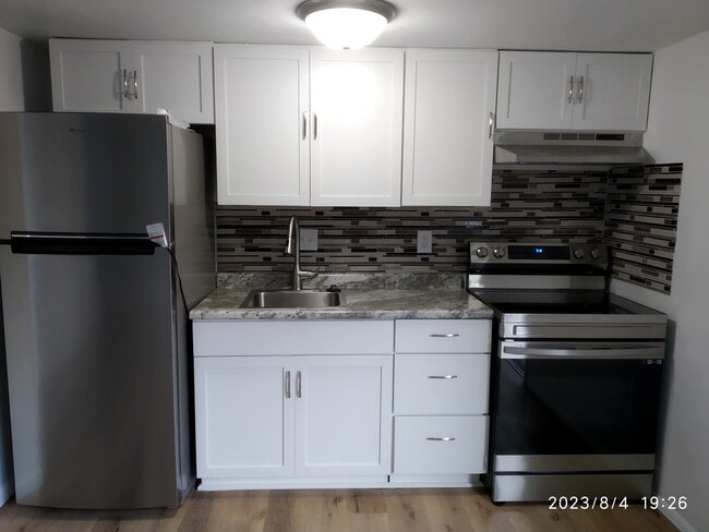 Building Photo - 3601 Kenbrooke Ct