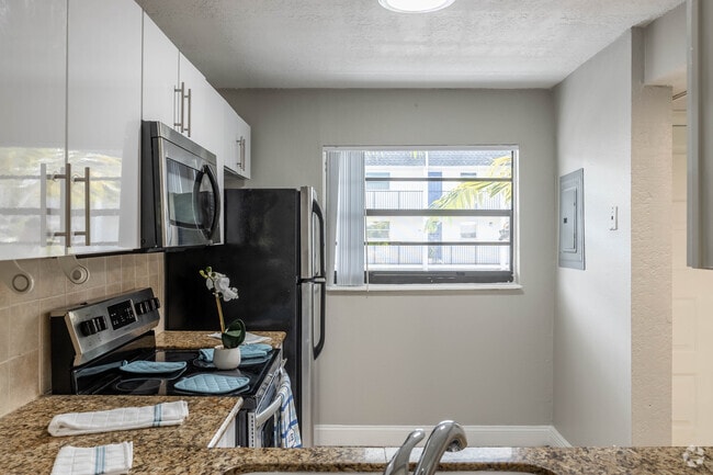 2 BR, 2 BA - 742SQFT - Westview Apartments