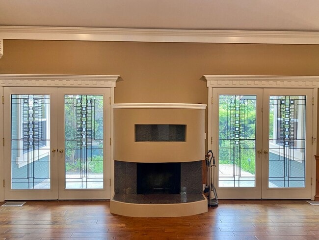 Building Photo - Beautiful 3 Bedroom Mission Canyon Home wi...