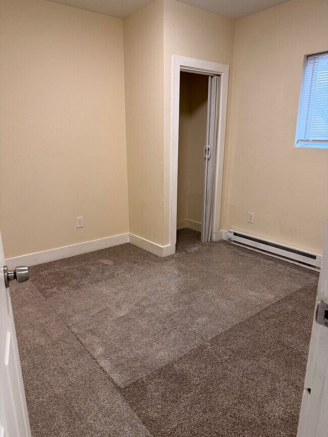 Dormitorio - 735 Union St