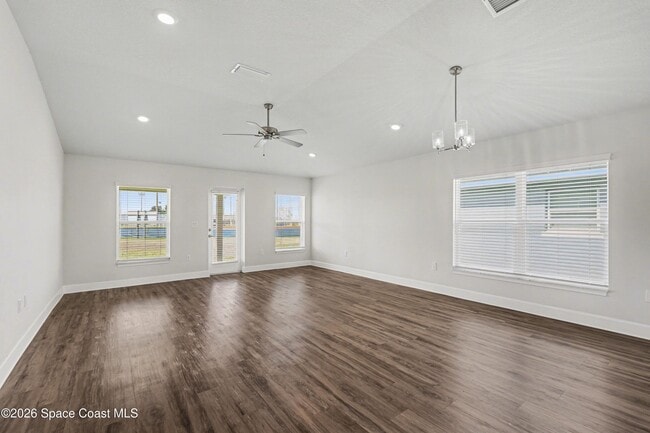 Building Photo - 2542 Pinwherry St NW