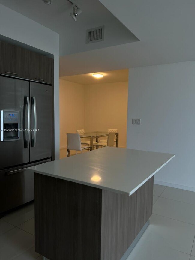 Foto del edificio - 5252 NW 85th Ave