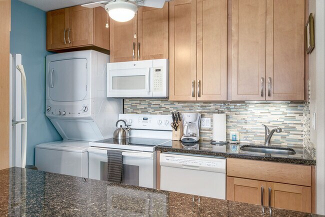 Building Photo - Kamaole Beach Royale 409