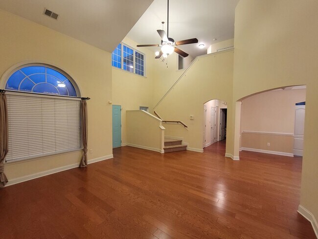 Building Photo - Beautiful 3 bedroom 2.5 bath home in Eagle...