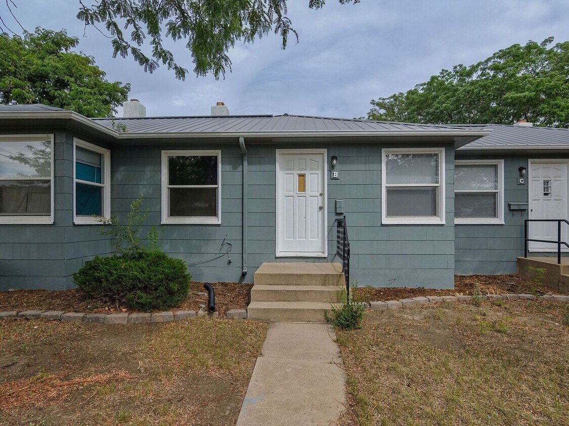 Primary Photo - 123 W Grant Ave