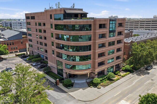 Foto del edificio - 225 N New Jersey St