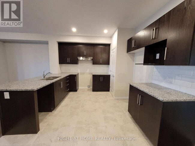 Building Photo - 441 Cope Dr