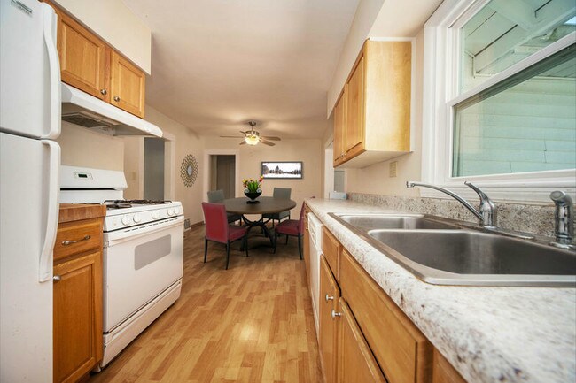 Building Photo - 52 S 28th St