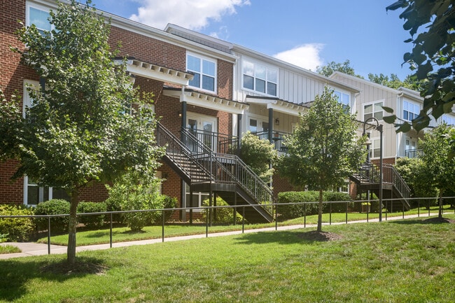 Building Photo - The Woodlands of Charlottesville