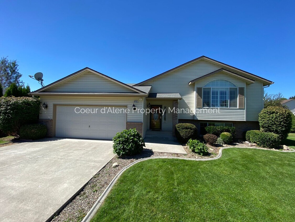 Primary Photo - 4 bedroom home in Woodland Meadows!