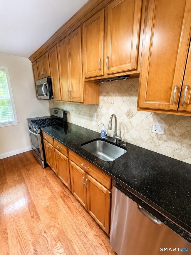 Foto del edificio - 123 Brittany Farms Rd