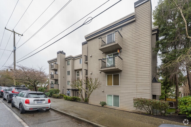 Fauntleroy Landing Apartments