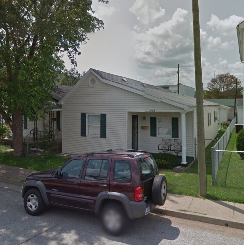 Primary Photo - 409 Pelham Street