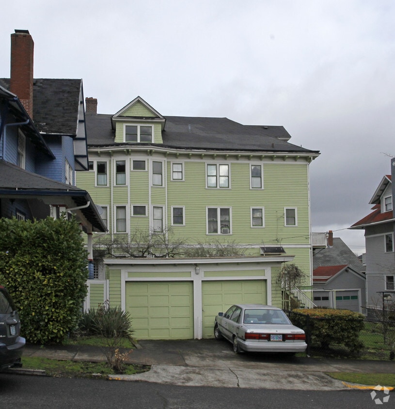 Building Photo - Winthrop Halls