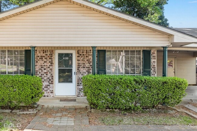 Building Photo - 2935 Salem Dr