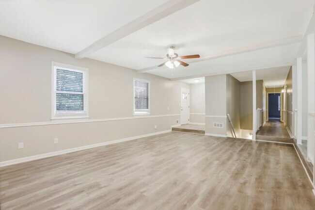 Building Photo - 4051 Summer Pl