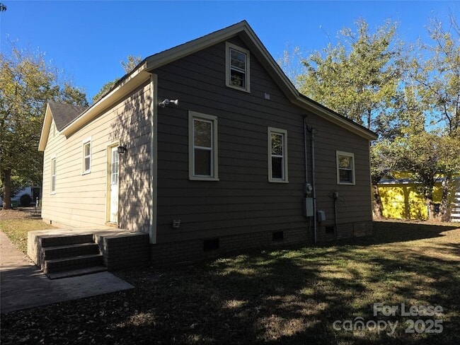 Building Photo - 412 Park Ave