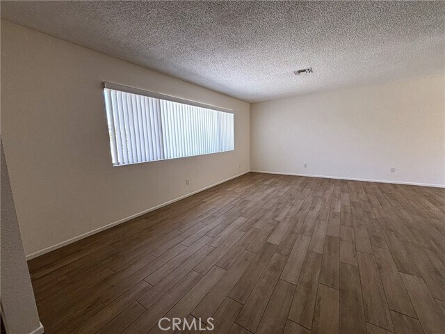 Foto del edificio - 743 Evergreen St
