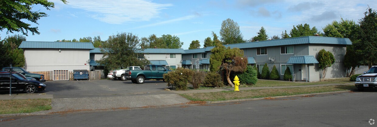 Primary Photo - The Glen Villa Apartments