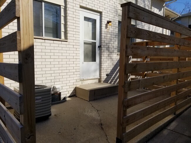 Foto del edificio - 2721 Ferndale Ave