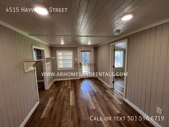 Foto del edificio - 4515 Haywood St