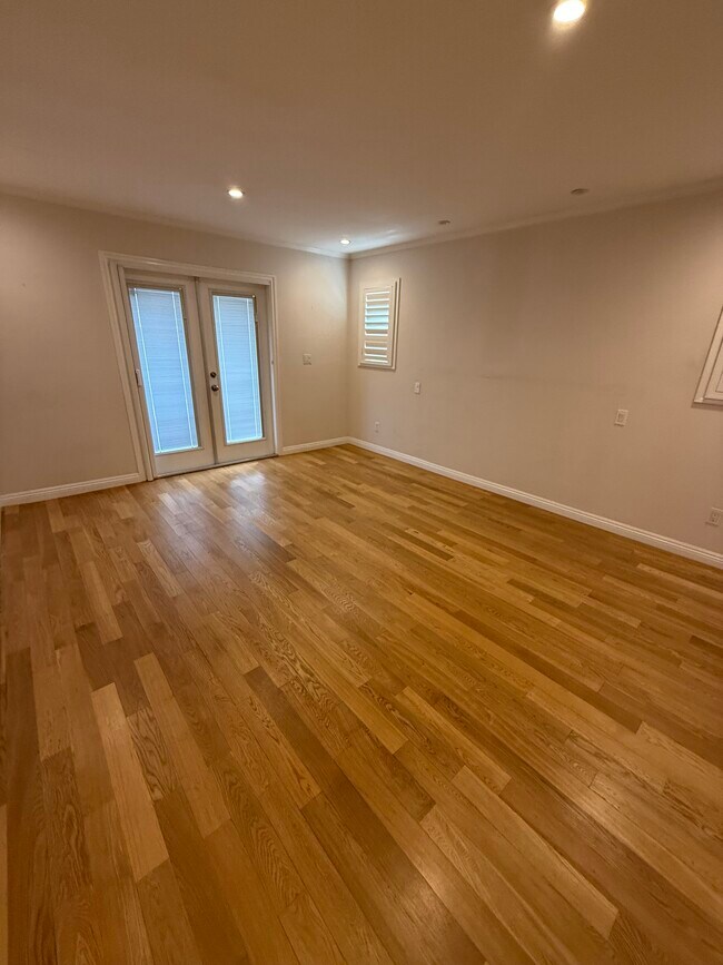 Foto del edificio - 5906 Graves Ave