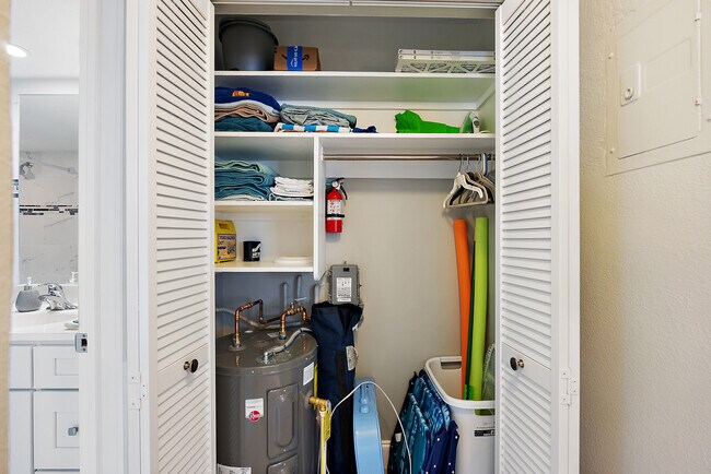 Building Photo - 11440 1st St E