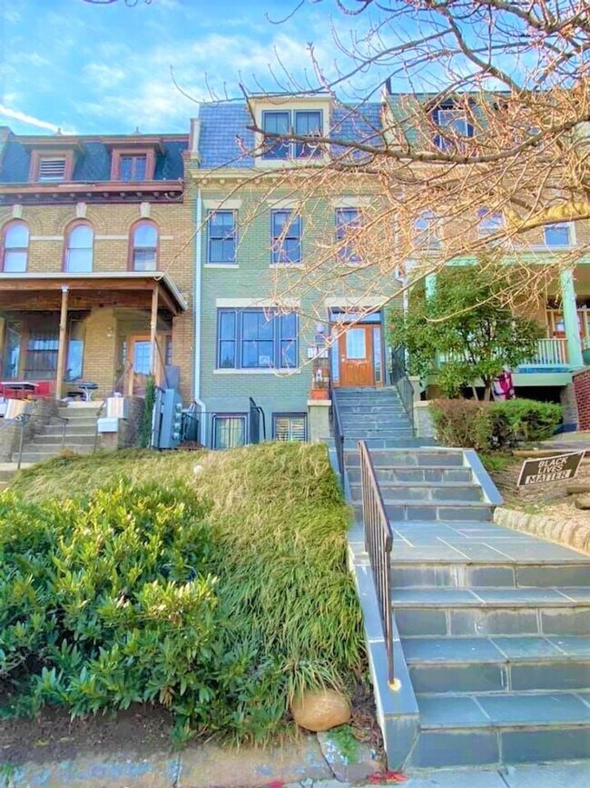 Foto del edificio - Spacious 2 BR/2 BA Apartment in Columbia H...