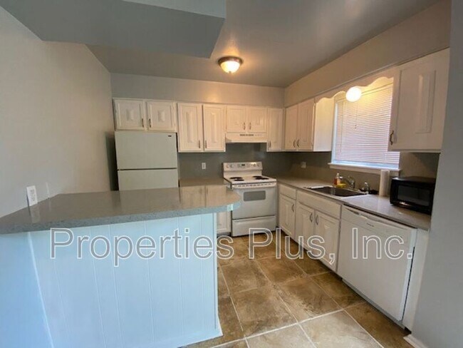 Foto del edificio - 6826 S Toledo Ave