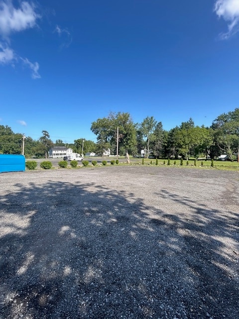 Foto del edificio - 608 Ridge Rd