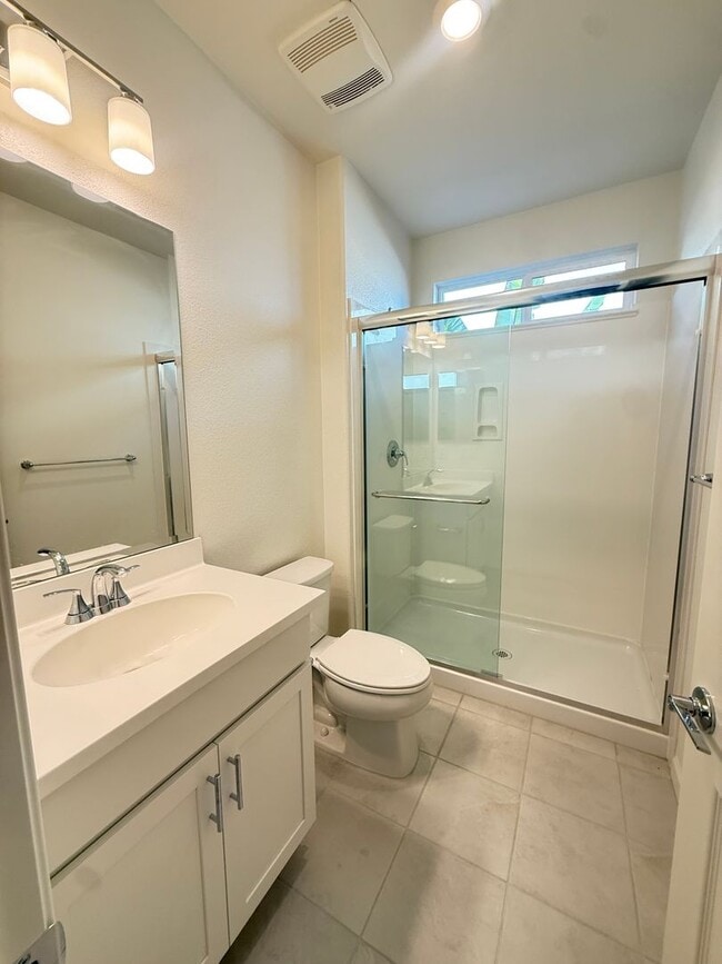 Building Photo - 2081 Fuchsia Dr