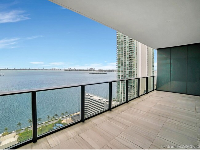 Foto del edificio - 480 NE 31st St